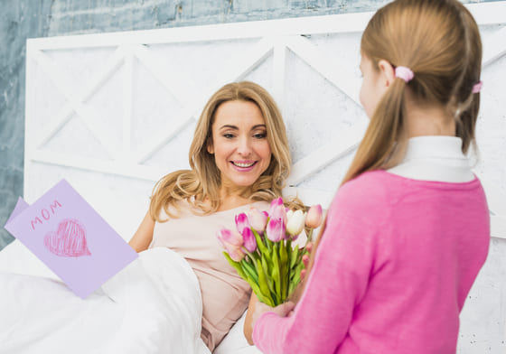 Dochter verrast moeder in Odijk met een bezorgde bos bloemen